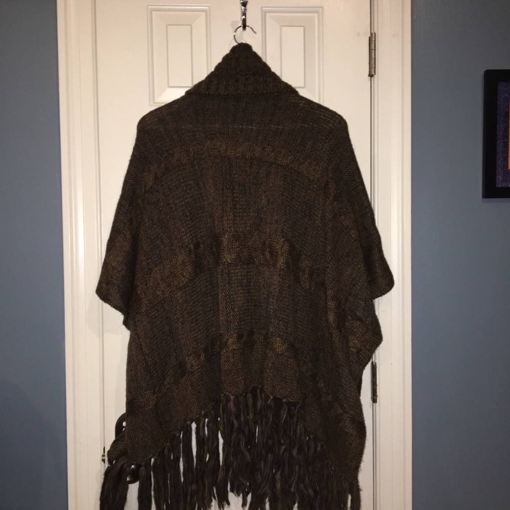 CAPE - Picture 2 of 2